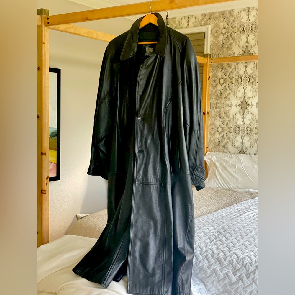 Vintage Michael Hoban, North Beach Leather Men’s full length Trench coat. Sz 46